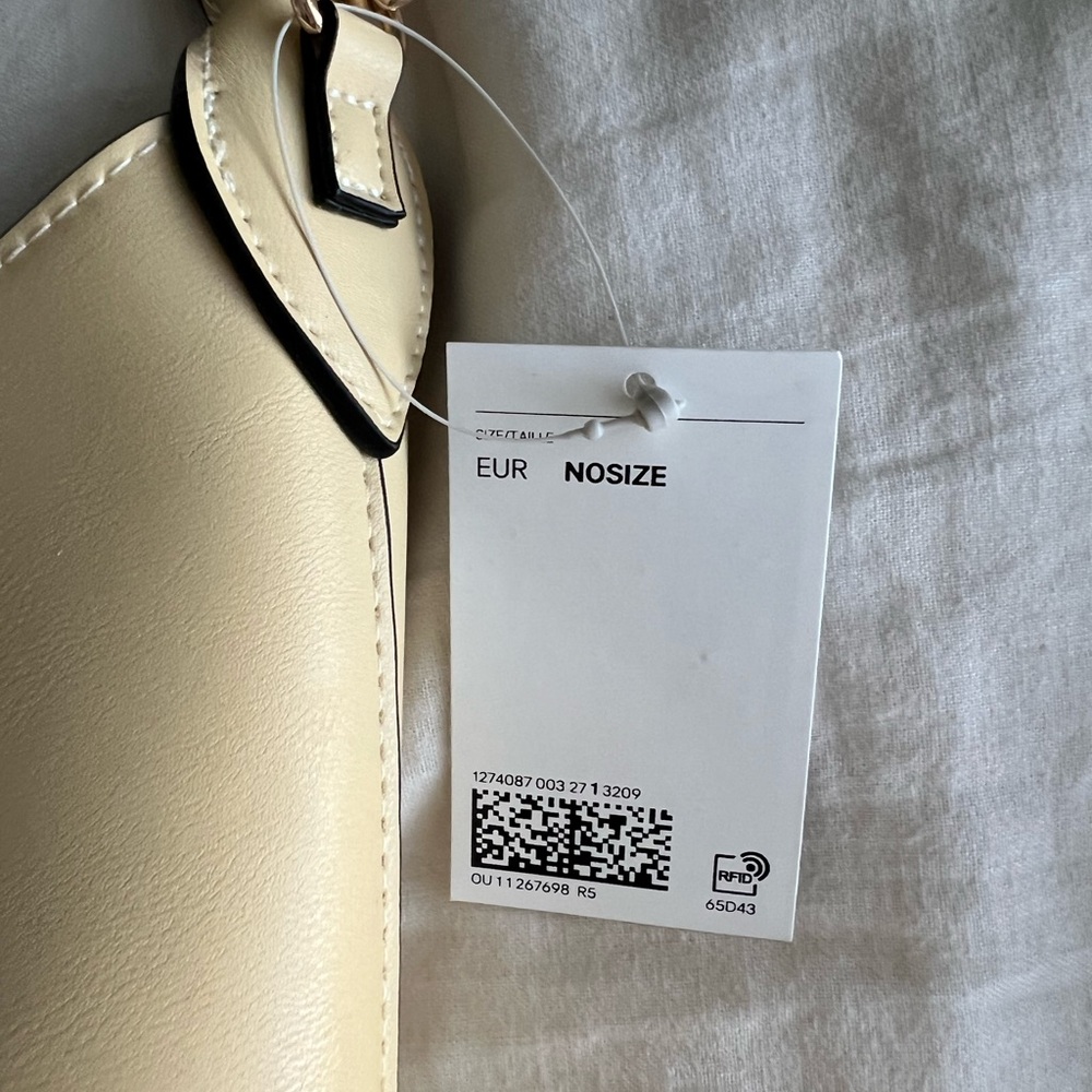 H&M Cream Bucket Shoulder Bag with Gold Accent - Picture 5 of 7